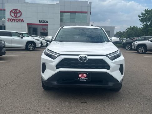 Used 2025 Toyota RAV4 XLE AWD/4WD image 2