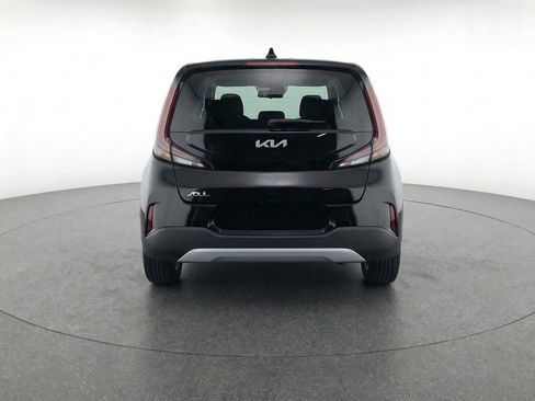 Used 2025 Kia Soul LX w/ LX Technology Package image 7