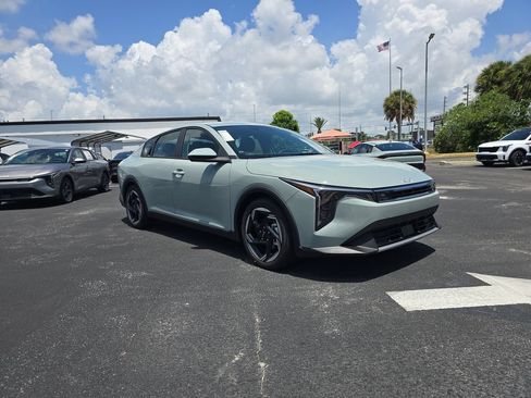 New 2026 Kia K4 EX FWD image 2