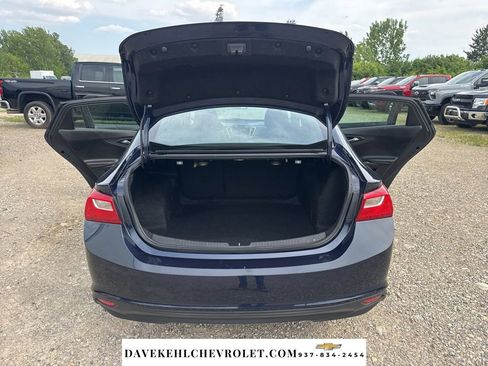 Used 2017 Chevrolet Malibu LT w/ Leather Package FWD image 35