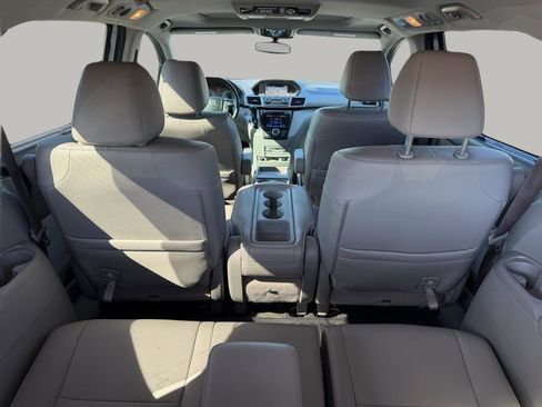 Used 2016 Honda Odyssey Touring Elite image 18