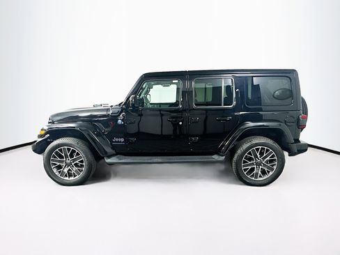 Used 2023 Jeep Wrangler Unlimited Sahara image 4