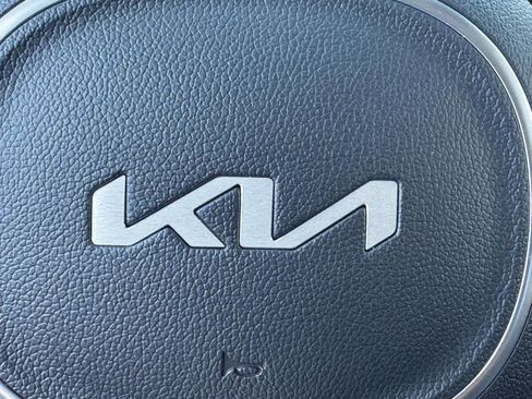 Certified 2026 Kia Carnival FWD image 31