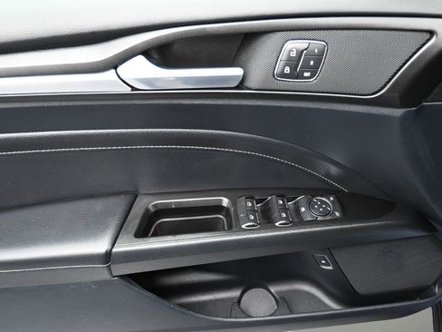 Used 2019 Ford Fusion Energi Titanium FWD image 14