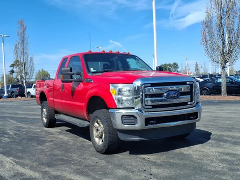 Used 2014 Ford F250 XLT w/ Snow Plow Prep Package AWD/4WD image 1