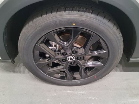 Certified 2025 Honda HR-V Sport image 39