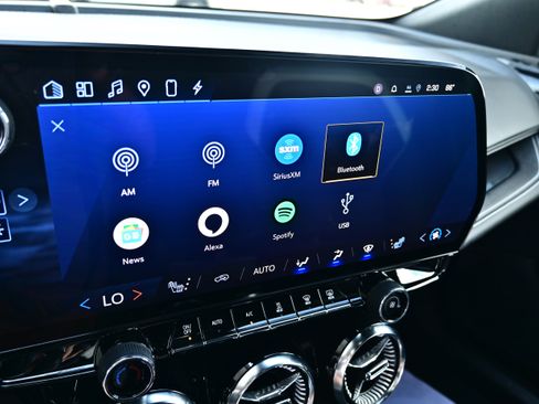 Used 2024 Chevrolet Blazer EV LT image 23