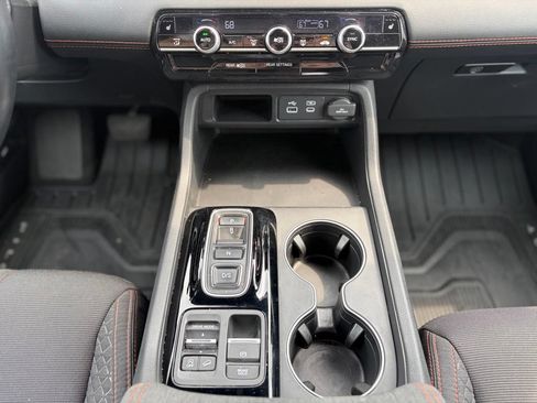 Used 2025 Honda Pilot Sport image 28