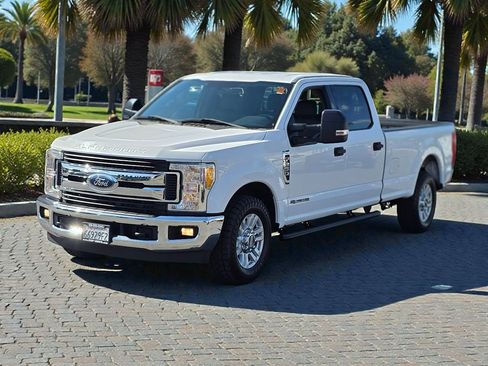 Used 2017 Ford F250 XLT w/ XLT Value Package image 4