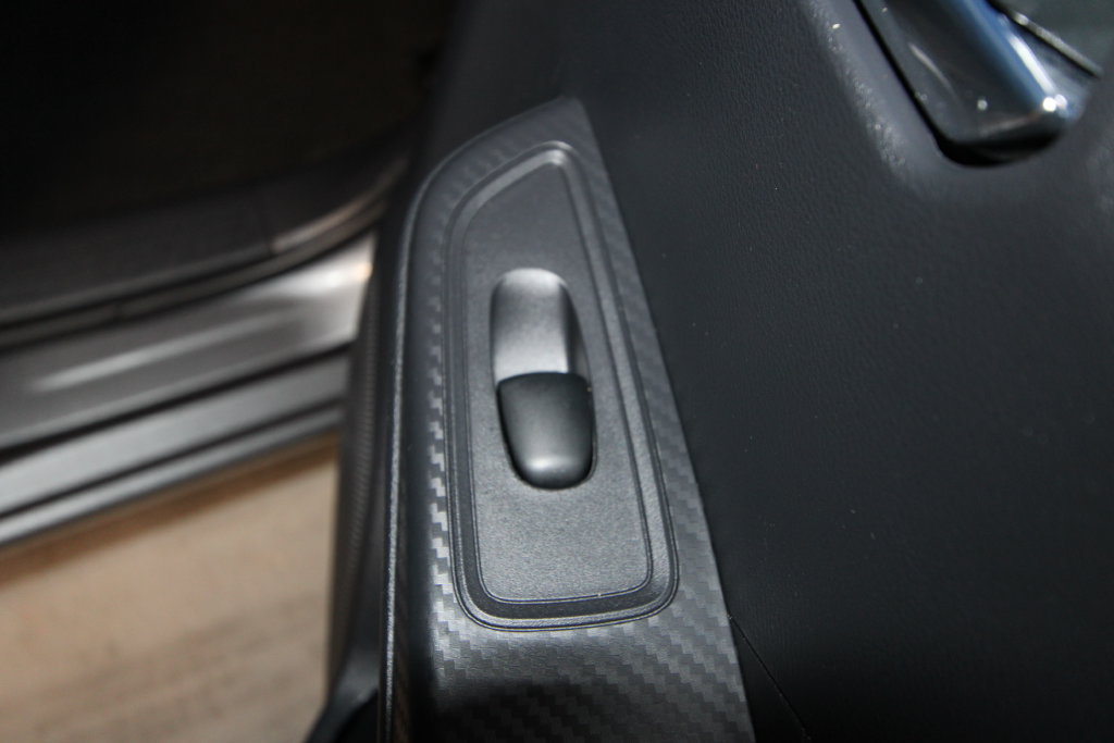 Used 2025 Nissan Versa SV FWD image 23