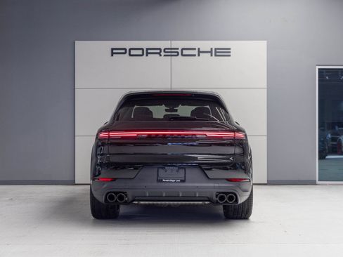 Certified 2026 Porsche Cayenne S AWD/4WD image 6
