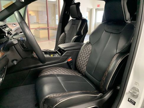 Used 2022 Jeep Grand Cherokee Summit w/ Advanced Protech Group IV AWD/4WD image 8