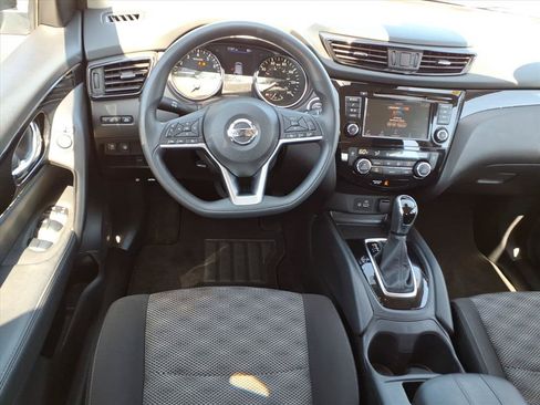 Certified 2020 Nissan Rogue Sport SV FWD image 11