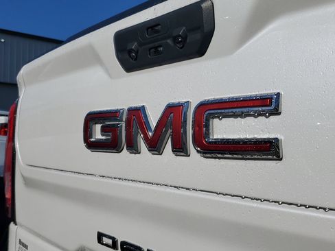 Used 2024 GMC Sierra 1500 Denali w/ Denali Reserve Package AWD/4WD image 6