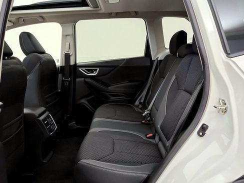 Used 2019 Subaru Forester Premium AWD/4WD image 21