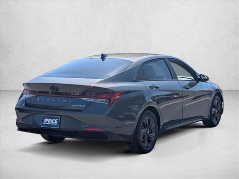 Used 2023 Hyundai Elantra Blue FWD image 5