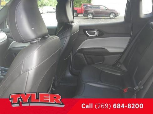 Certified 2025 Jeep Compass Limited AWD/4WD image 40