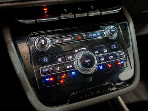 Used 2020 Lincoln Corsair Reserve w/ Equipment Group 201A image 25