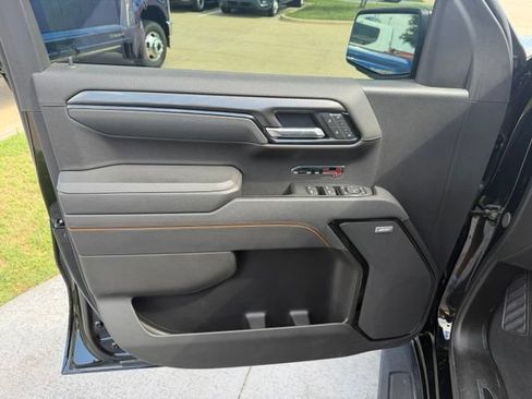 Used 2025 GMC Sierra 1500 AT4 w/ AT4 Premium Package AWD/4WD image 8