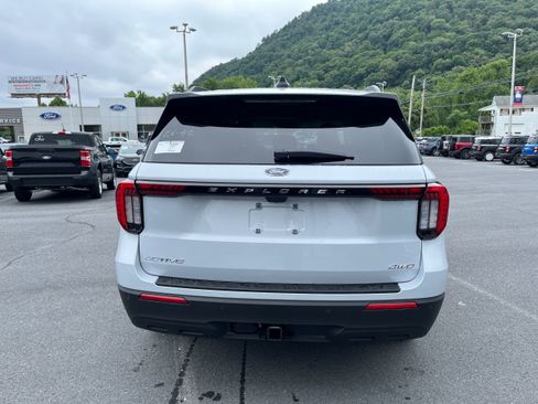 New 2026 Ford Explorer Active AWD/4WD image 6