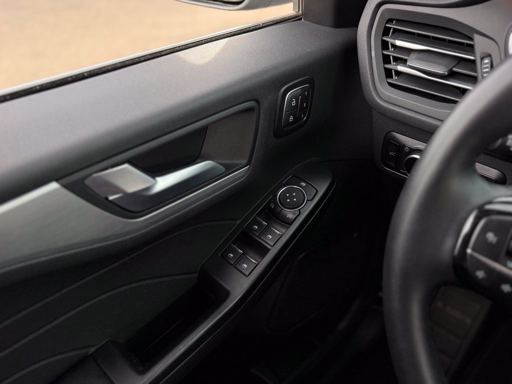 Certified 2025 Ford Escape Platinum AWD/4WD image 70