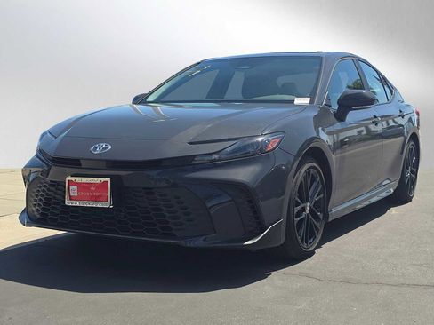 Certified 2025 Toyota Camry SE FWD image 7