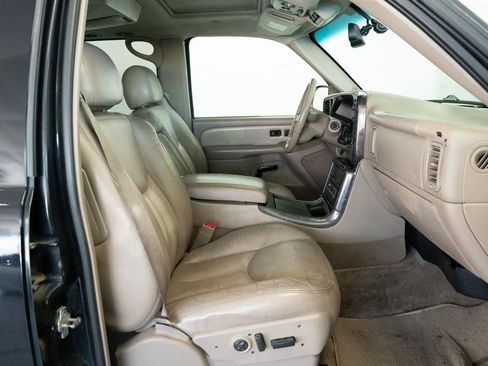 Used 2004 GMC Yukon XL Denali AWD/4WD image 9