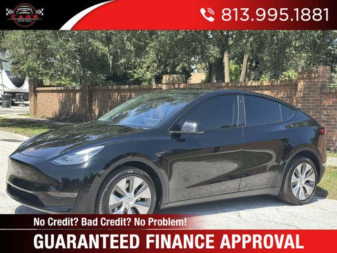 Used 2023 Tesla Model Y Long Range AWD/4WD image 1