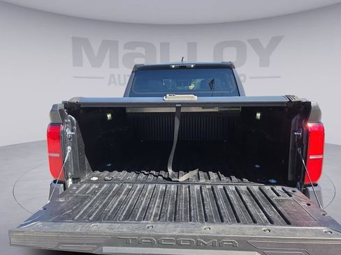 Used 2025 Toyota Tacoma TRD Sport AWD/4WD image 19