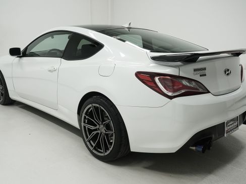 Used 2013 Hyundai Genesis 2.0T RWD image 6
