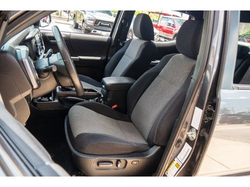 Used 2020 Toyota Tacoma 4x4 Double Cab image 12