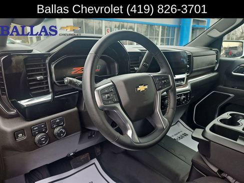 Certified 2025 Chevrolet Silverado 1500 LT AWD/4WD image 7
