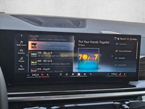 Used 2025 BMW X5 xDrive40i w/ Premium Package image 13