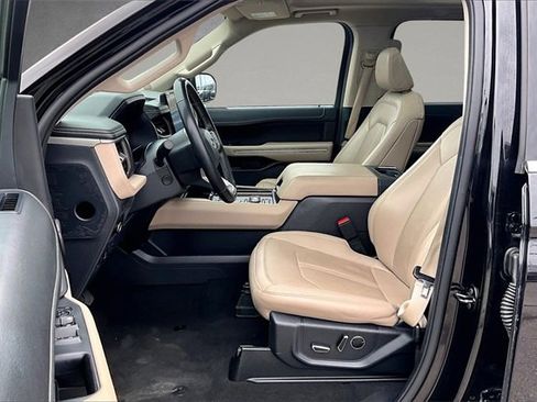 Used 2024 Ford Expedition Limited image 26