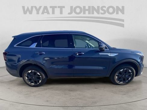 Used 2026 Kia Sorento S AWD/4WD image 11