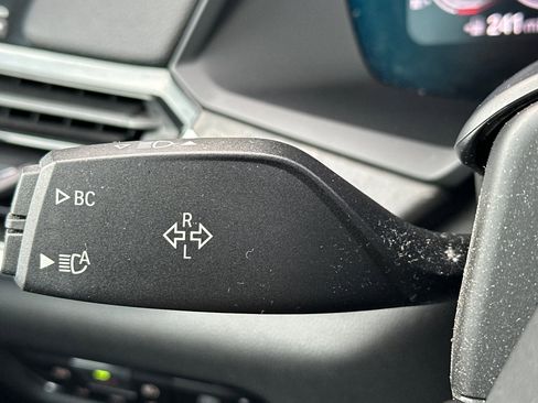 Used 2022 BMW X5 xDrive40i w/ Parking Assistance Package image 38