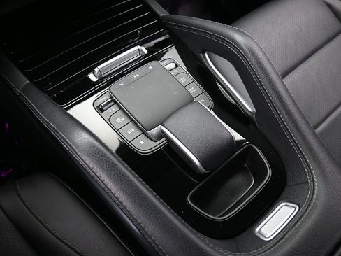 Used 2024 Mercedes-Benz GLE 450 4MATIC image 32