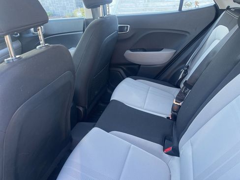 Used 2021 Hyundai Venue SEL image 10
