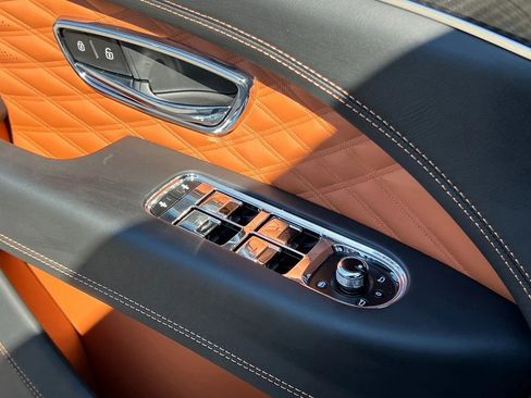 Certified 2025 Bentley Bentayga AWD/4WD image 44
