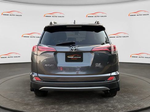 Used 2018 Toyota RAV4 XLE AWD/4WD image 9