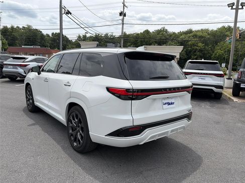 Used 2025 Lexus TX 500h AWD w/ Technology Package image 3