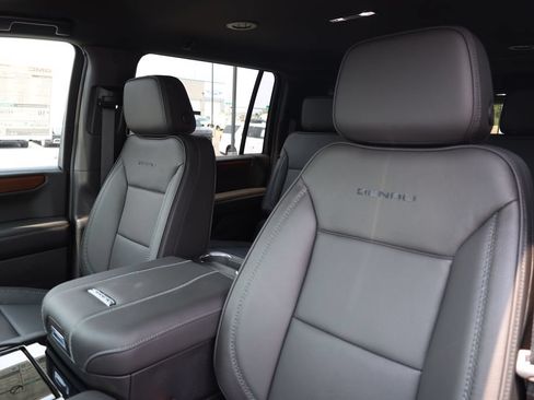 New 2026 GMC Yukon XL Denali AWD/4WD image 15