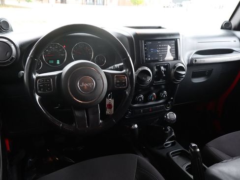 Used 2013 Jeep Wrangler Unlimited Sport AWD/4WD image 15
