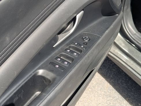 Used 2025 Hyundai Elantra SEL FWD image 27