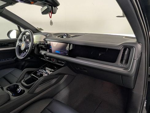 New 2026 Porsche Cayenne AWD/4WD image 19