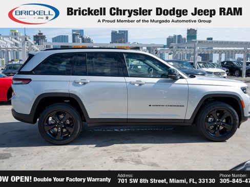 New 2025 Jeep Grand Cherokee Limited w/ Black Appearance Package image 4