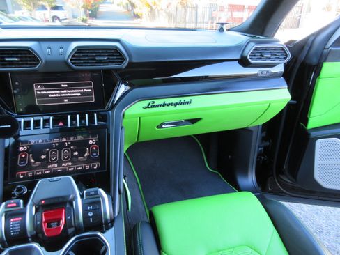 Used 2022 Lamborghini Urus image 48