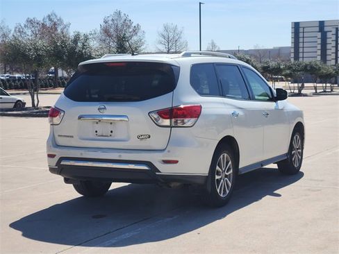 Used 2015 Nissan Pathfinder SV image 5