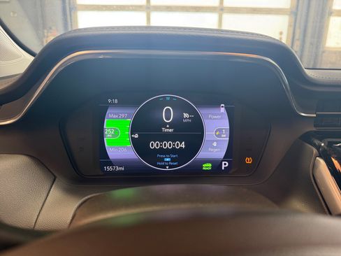 Used 2022 Chevrolet Bolt EUV LT w/ Comfort Package FWD image 10