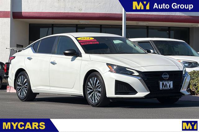 Used 2024 Nissan Altima 2.5 SV FWD image 1